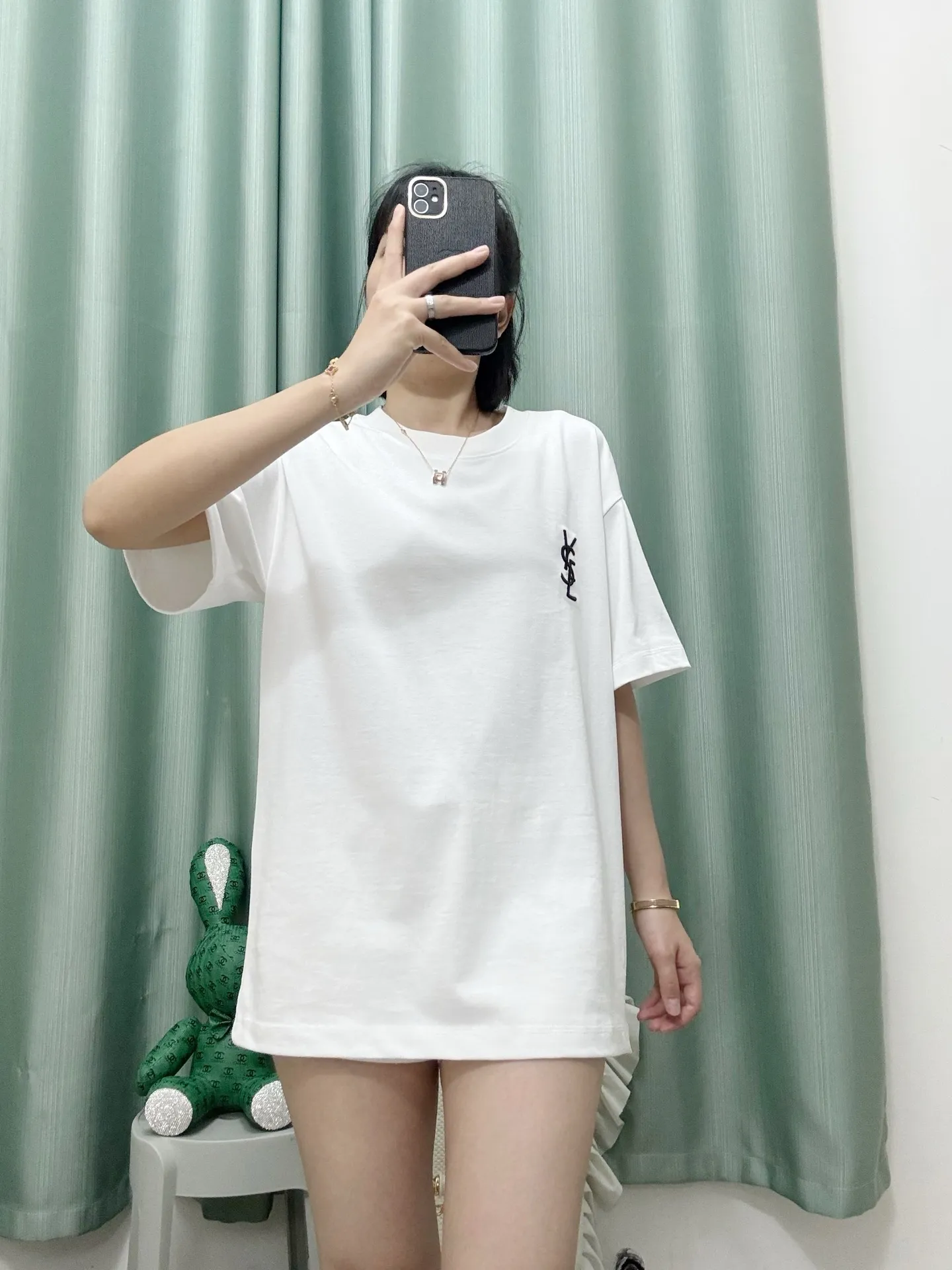 White ， Same Style